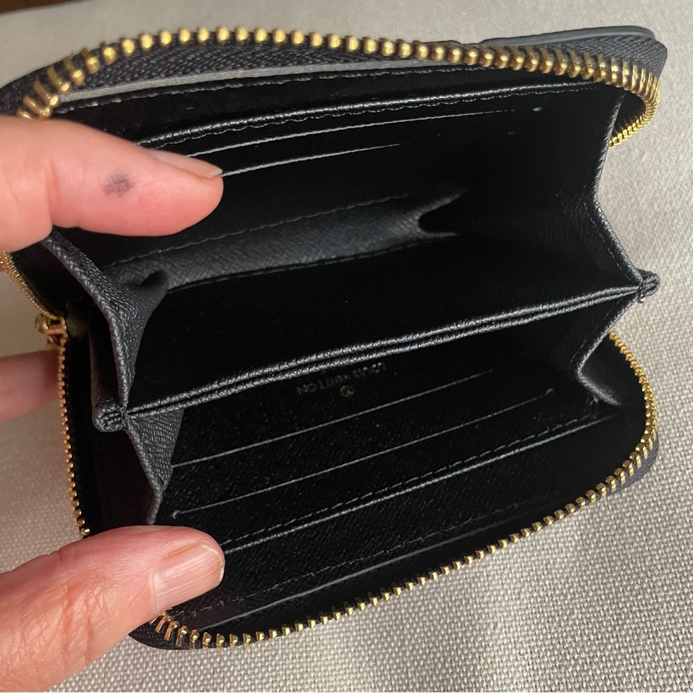 Black embossed LV wallet zip around with card slots - Picture 9 of 12